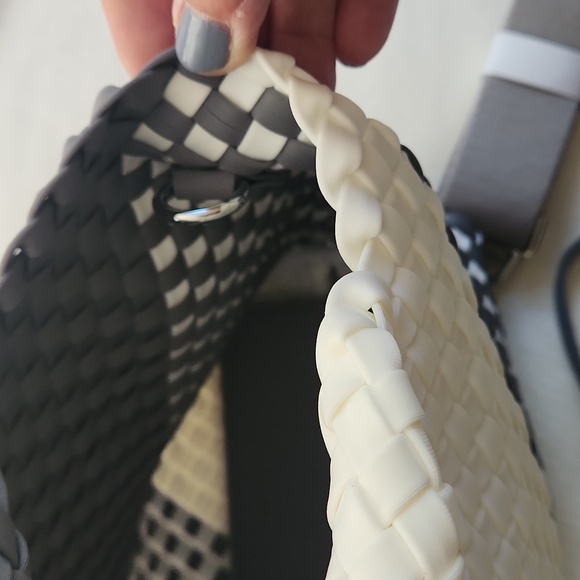 Woven Neoprene Tote/Cross Body NWT - Picture 7 of 7